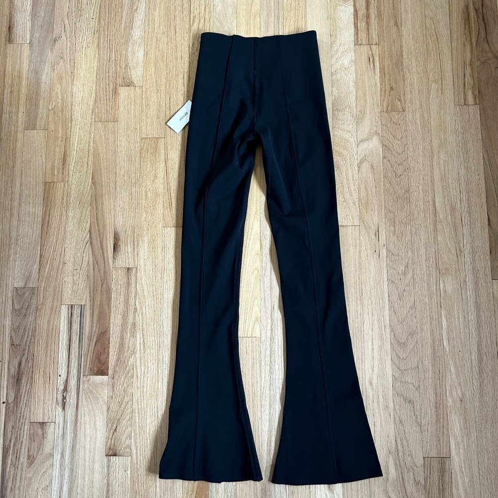SPANX booty boost smooth front micro flare legging yoga pants very black size XS - Picture 10 of 10